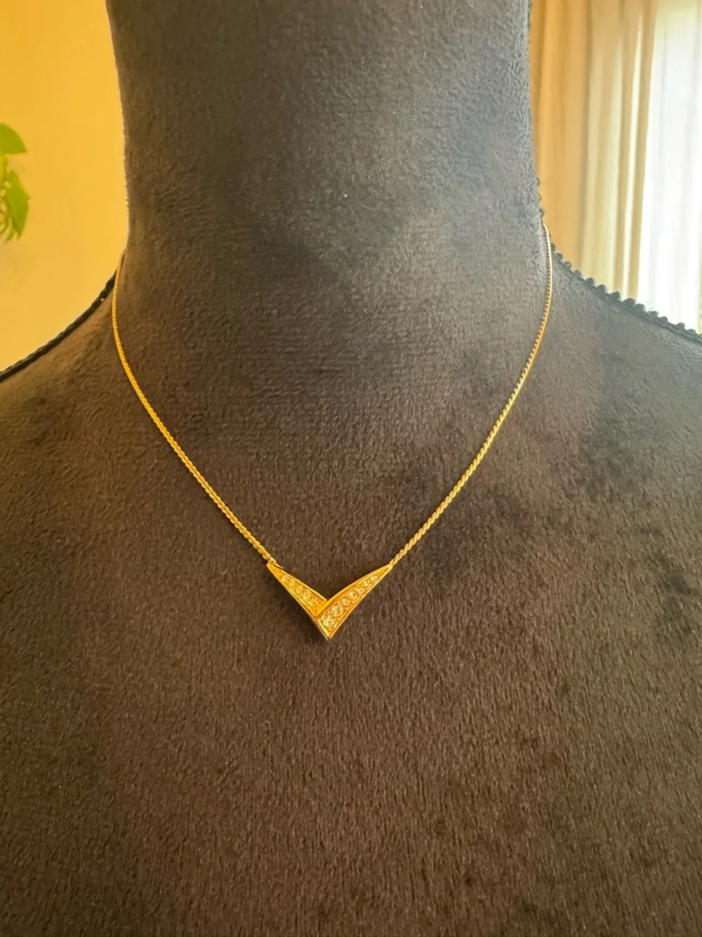 Vintage Christian Dior Gold V-Detail Crystal Necklace - Women Jewelry - Picture 5 of 6